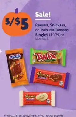 Family Dollar Reese's, Snickers, or Twix Halloween Singles offer