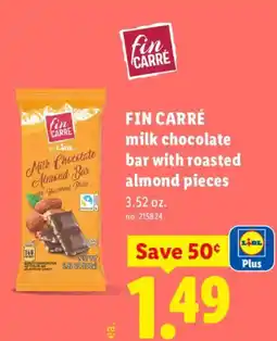 Lidl Fin carré milk chocolate bar with roasted almond pieces offer