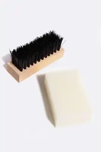 Sneaker cleaning kit
