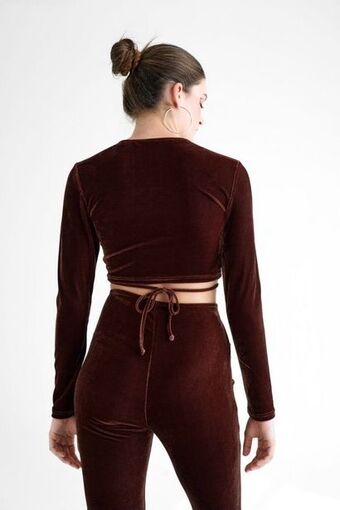Wrap tie top