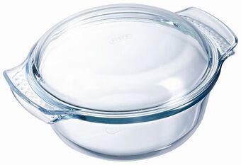 Pyrex classic round casserole dish with lid