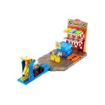 Hw monster trucks blast station