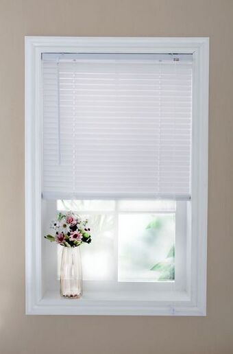 Sheet Street Pvc woodgrain venetian blind l100xw60cm offer