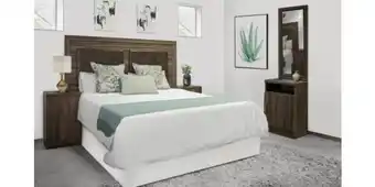 Russells Jackson bedroom with cheval offer