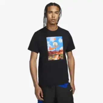 Sportscene Nike men's basketball black t-shirt offer
