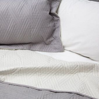 Modern reversible quilt - grey / white