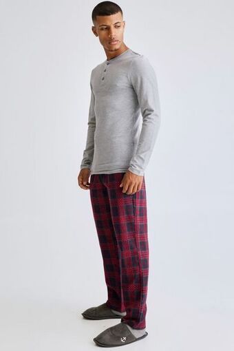 Check sleep pants