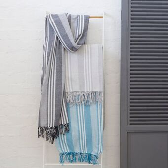 Whitehouse Modern stripe bed cover - 150 x 200cm offer