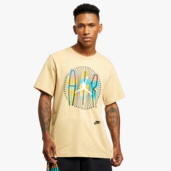 Sportscene Jordan men's flight mvp black t-shirt offer