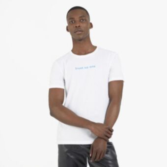 Men's white 'trust no one' t-shirt
