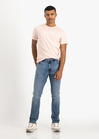 Slim leg jeans