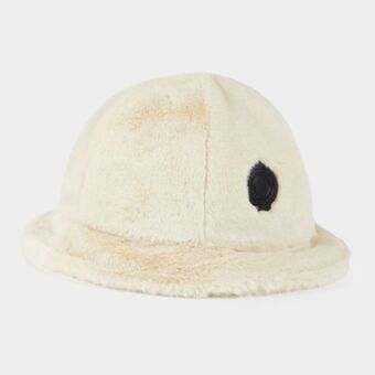 Fluffy badge bucket hat