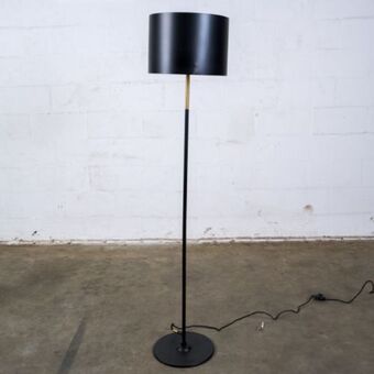 Weylandts Flat base floor lamp offer