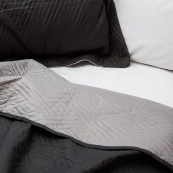 Modern reversible quilt - charcoal / light grey
