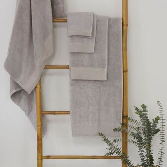 Whitehouse Royale luxe collection zero twist bath towel offer