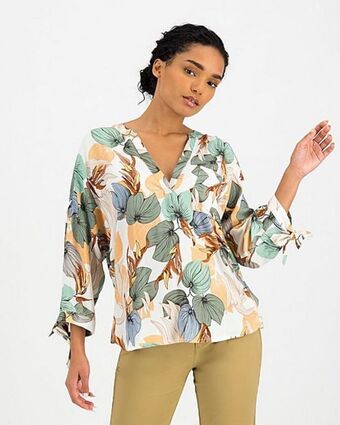 Cape Union Mart Rare earth women's ruby travel top offer