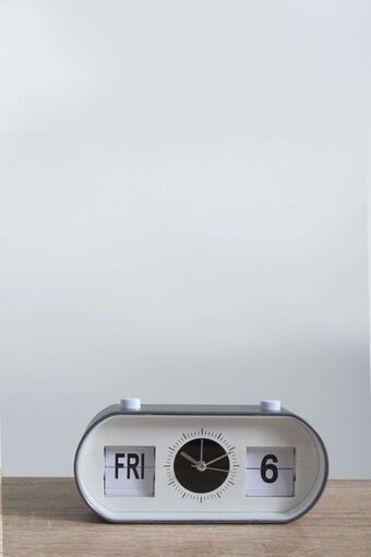 Sheet Street Didgi desk clock offer