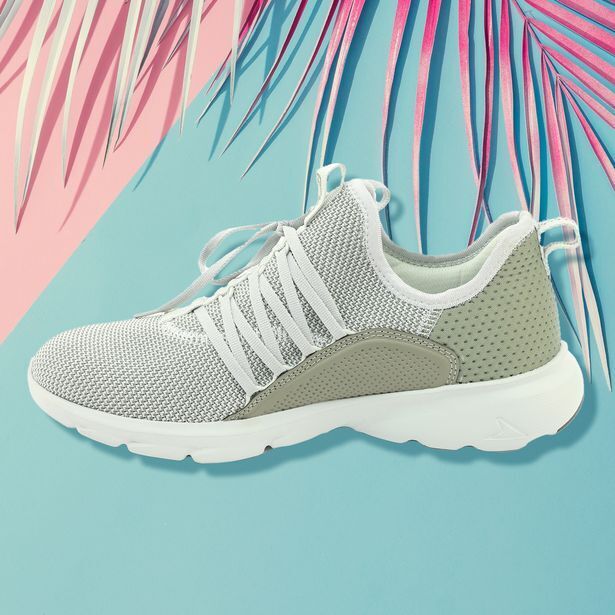 Men's shift volare running shoes offer at OneDayOnly