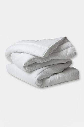 Sheet Street Polycotton hollowfibre duvet inner offer