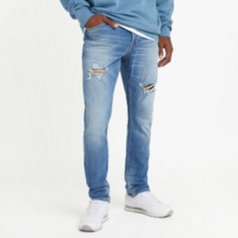 Sportscene Redbat men's medium blue straight leg jeans offer
