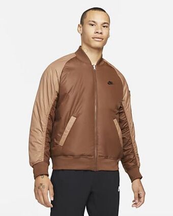 Nike Nike sportswear essentials offer