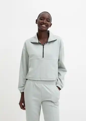 Plain zip pullover