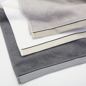 Cotton bay striped border bath towel
