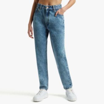 Sportscene Redbat women's light wash straight leg jeans offer