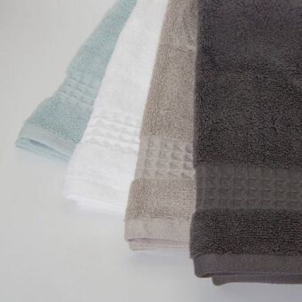 Whitehouse Deluxe waffle zero twist face cloth offer