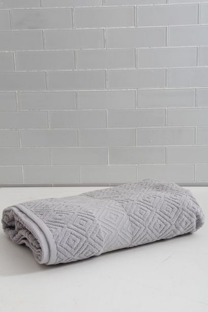 Diamond weave bath sheet offer at Sheet Street