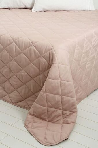Polyester quilt