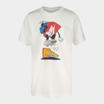 Sportscene Nike boys youth nsw fa22 white t-shirt offer