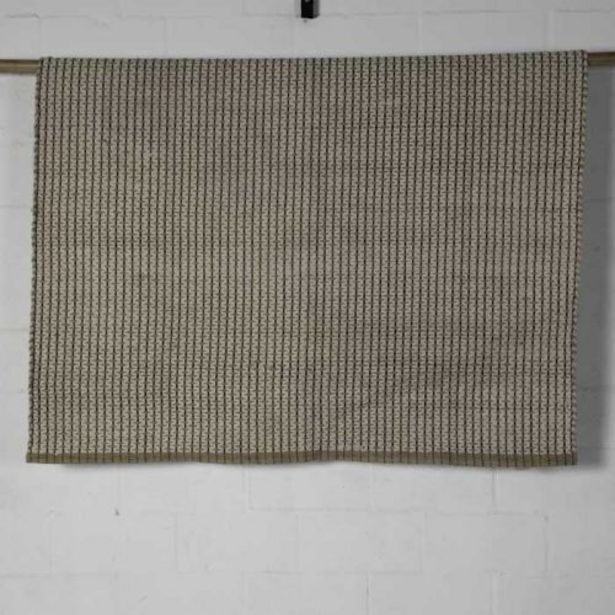 White rose rug s offer at Weylandts