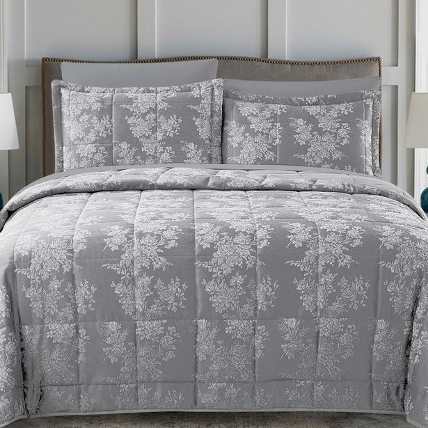 Brisbane & melbourne jacquard comforter with 2 pillowcases offer at