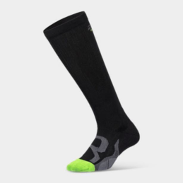 2xu black recovery socks offer at Totalsports