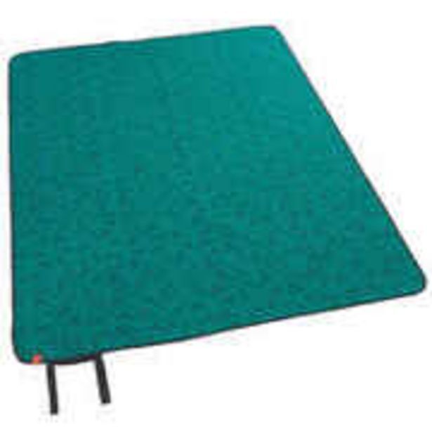 Camping and walking rug 140 x 170 cm green offer at Decathlon