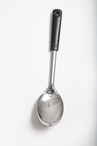 Serving spoon