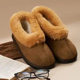 OneDayOnly Men's or ladies two-tone genuine sheepskin slippers offer