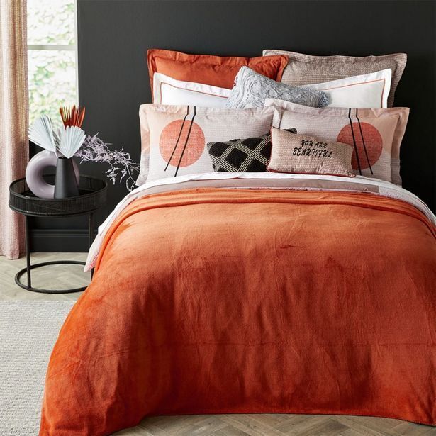 Cleopatra plush blanket offer at HomeChoice