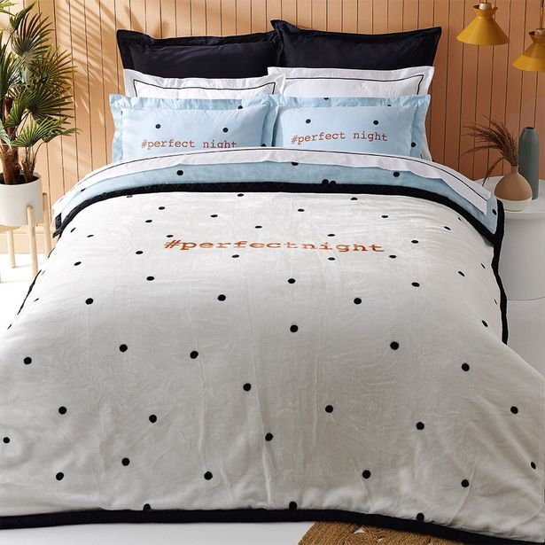 Aisha 3ply 4kg blanket offer at HomeChoice