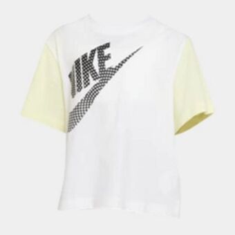 Totalsports Girls nike sportswear essential boxy dance white tee offer