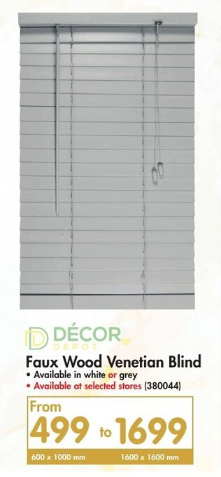 Makro Décor Faux Wood Venetian Blind 600 x 1000mm offer