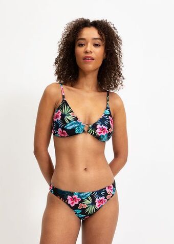 Woolworths Bikini bottoms offer