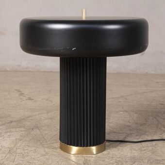 Weylandts Plaza wide table lamp offer