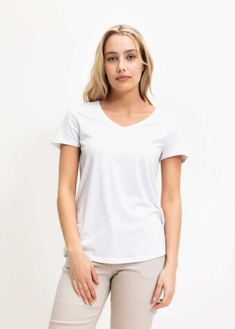 V-neck t-shirt