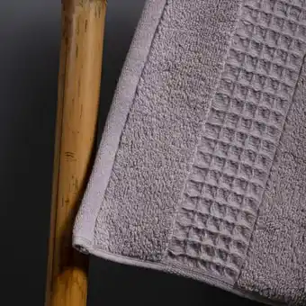 Deluxe waffle zero twist guest towel