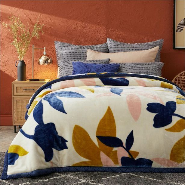 Maxeen 3ply 4kg reversible floral mink blanket offer at HomeChoice