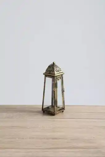 Metallic lantern