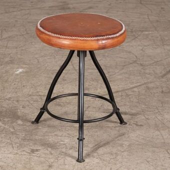 Pivot stool leather seat