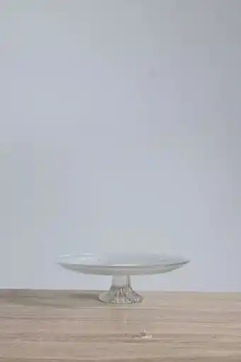 Glass cake stand